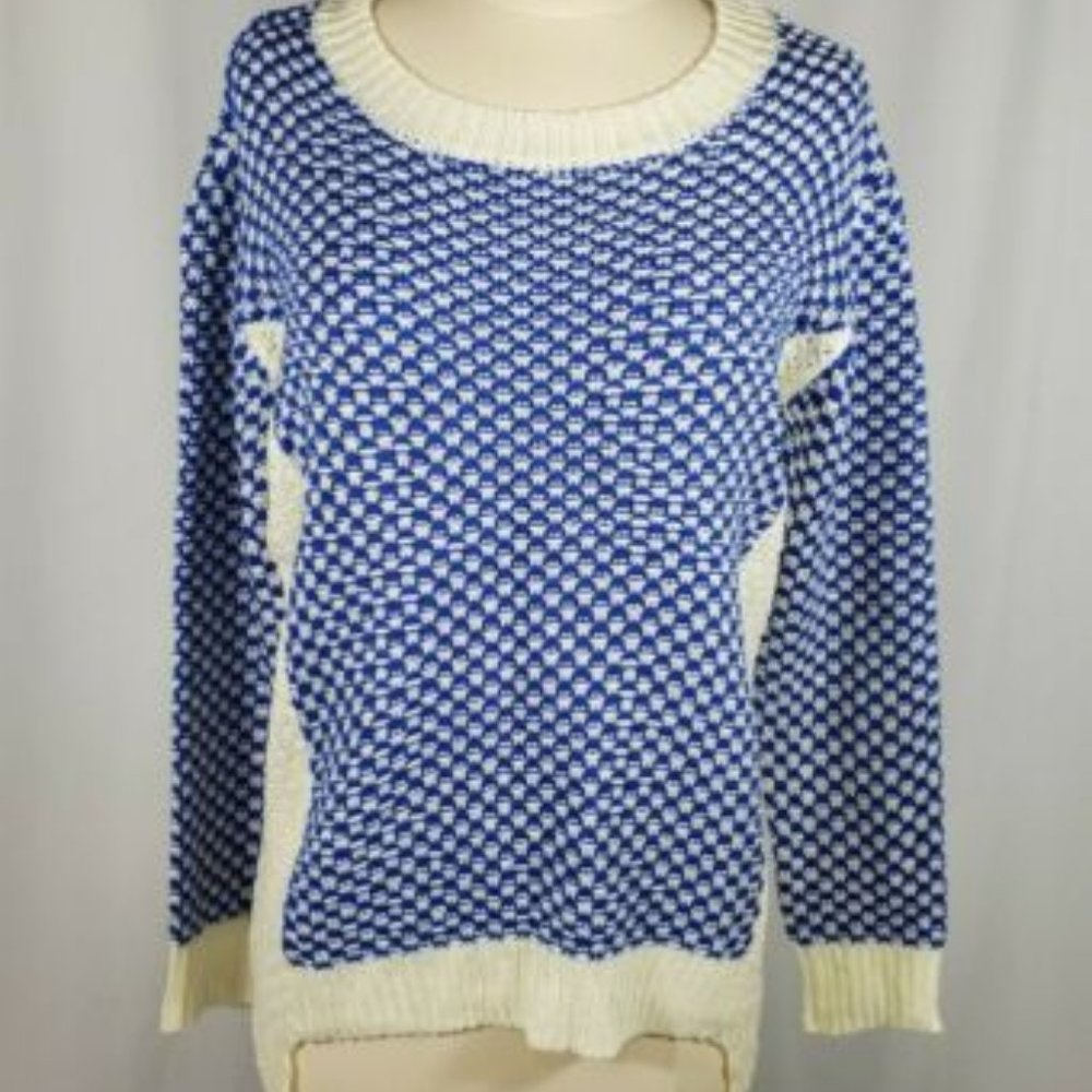 Romeo and Juliet Couture Women's Knit Sweater Size M Long Sleeve Blue and Ivory